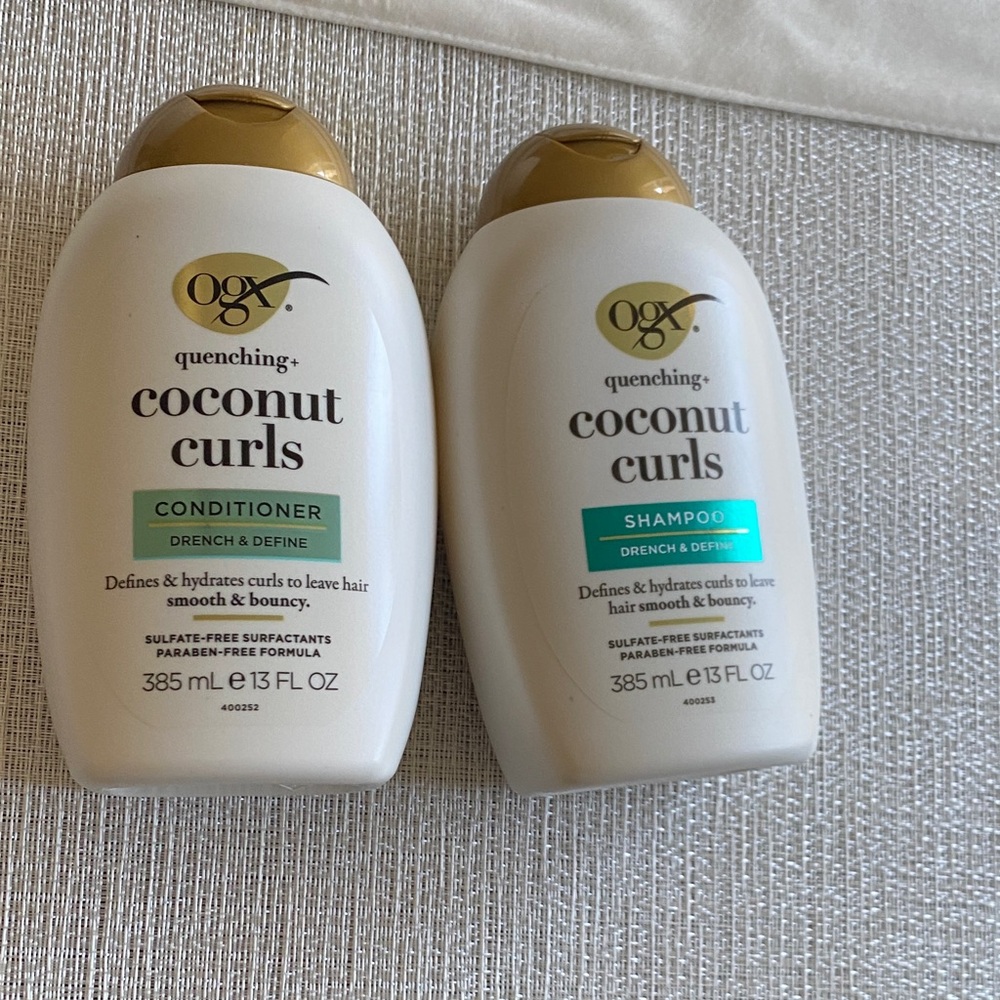 OGX Coconut Curls Shampoo - White and Gold